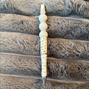 Chic White and Gold Patterned Pen